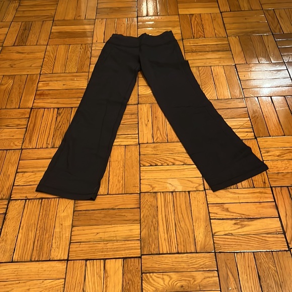 Gently Used Black lululemon athletica Boot Cut Leggings/Spandex- Women’s Size 6 - Picture 2 of 7